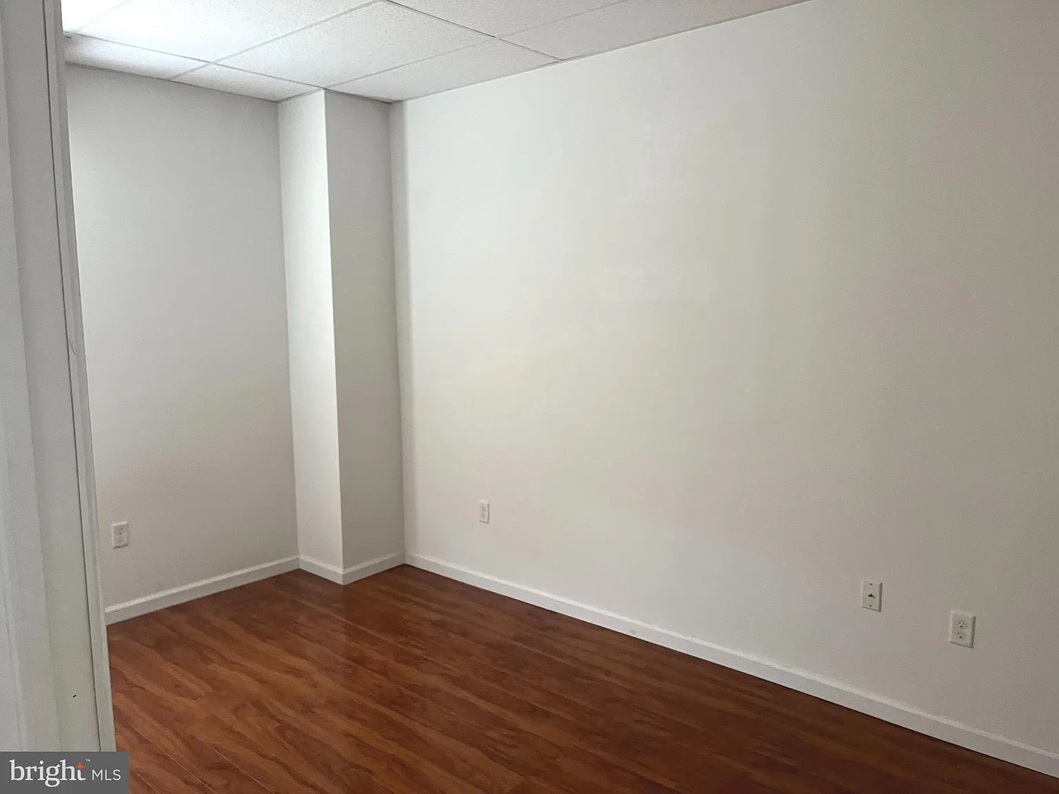 1 bed, 2933 sqft, $1,400 — Photo 3