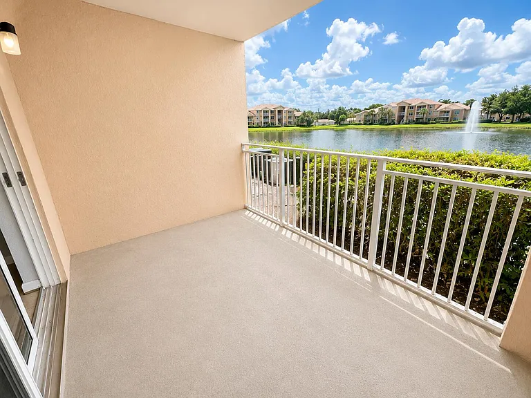281 SW Palm Dr #106 — Photo 6