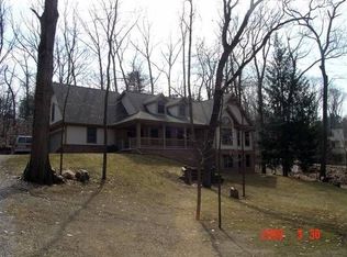 5778 Pineridge Ln, Brighton, MI
