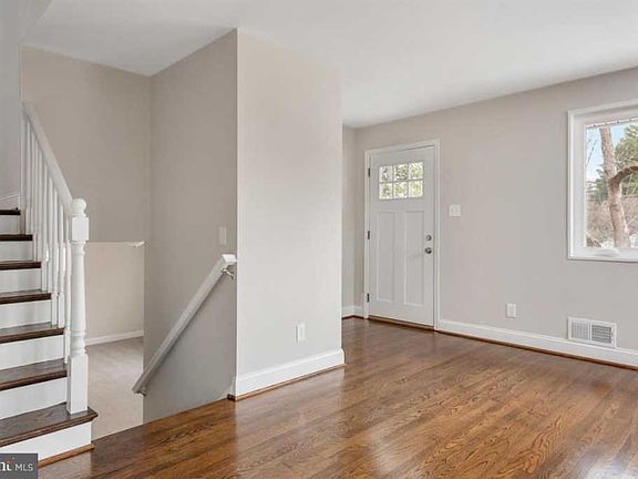 3rd image of 4832 Ertter Dr