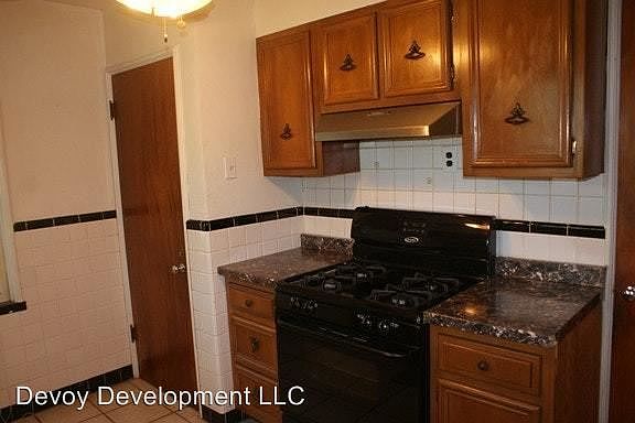 3rd image of 7625 Horatio Dr