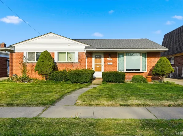 26840 Merideth Dr, Warren, MI 48091