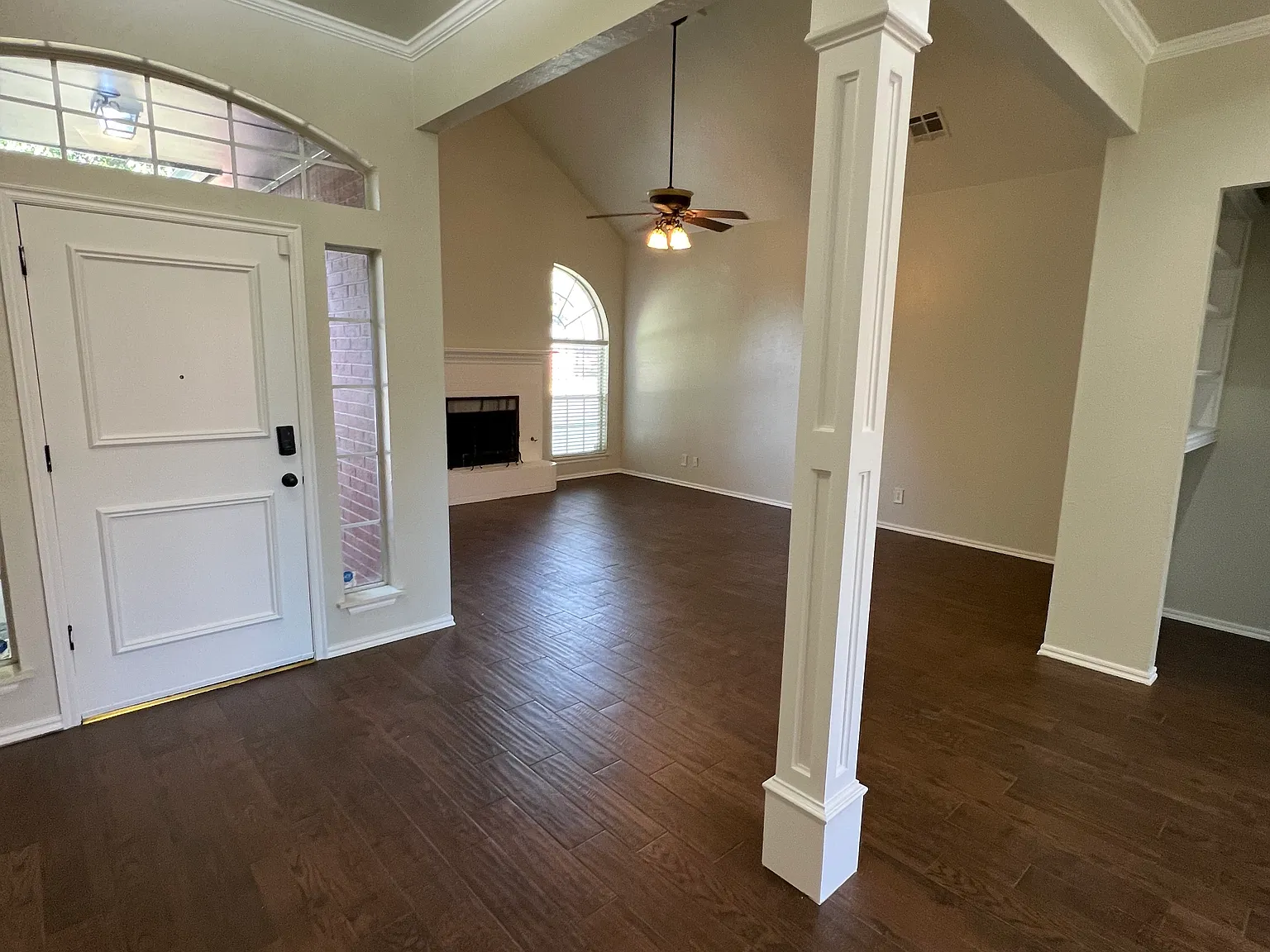 4 bed, 2.5 bath, 2109 sqft, $2,200 — Photo 2