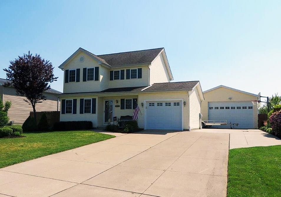 1st image of 2650 Acorn Dr
