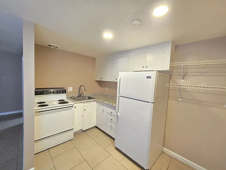 1007 N Scovel St — Photo 7
