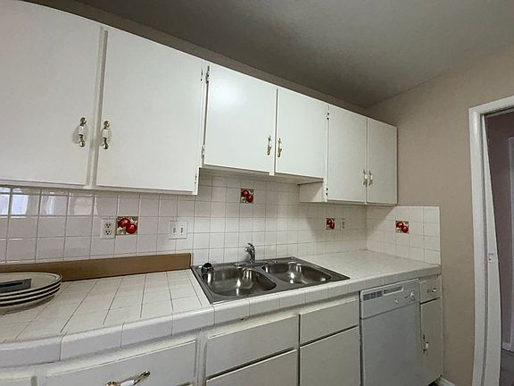 3rd image of 67 N Christy Ln