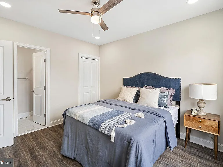 202 Adams St NE — Photo 15