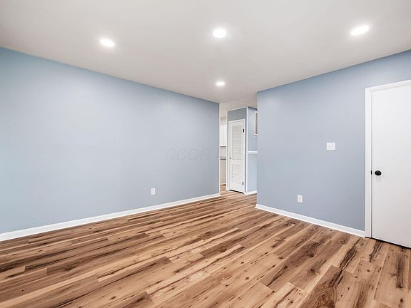 5th image of 1492 Burlington Ave