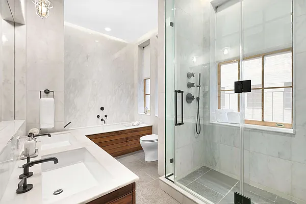 Sold by Compass | media 25