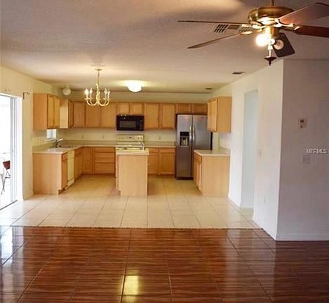 3rd image of 638 Monte Vista Way