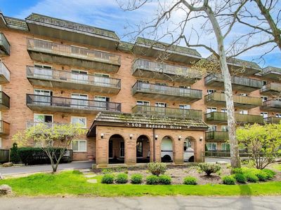 500 Redondo Dr APT 111, Downers Grove, IL, 60516
