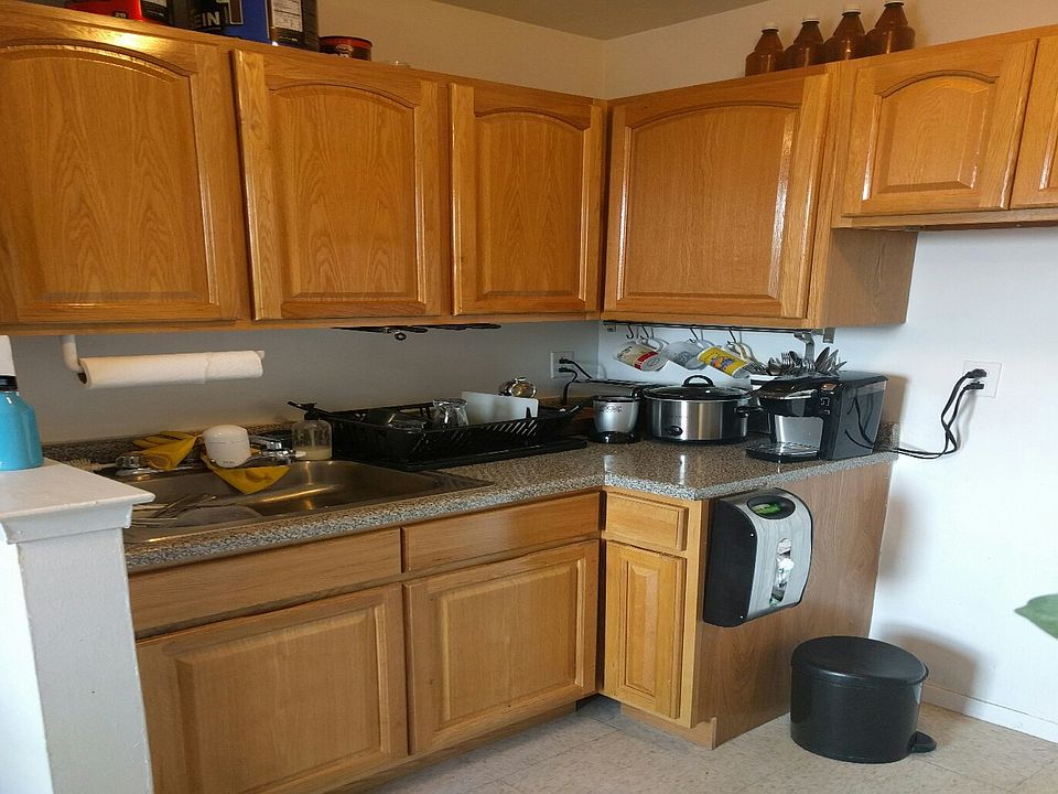 1st image of 26-10 Crescent St #5