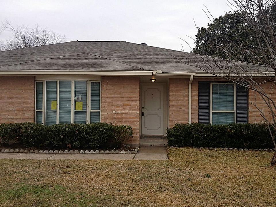Remodeled 3 bed 2 baths and 2 car garage. Ready to move in. Nice and clean.