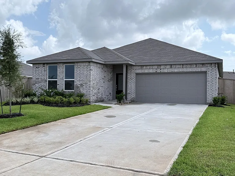 6511 Silver Emperor Ln — Photo 1