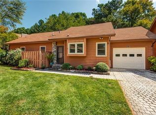 21 Foxglove Ct #B, Asheville, NC 28805