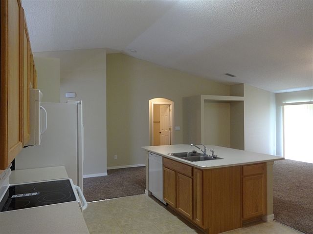 1st image of 821 Coconut St SE #0