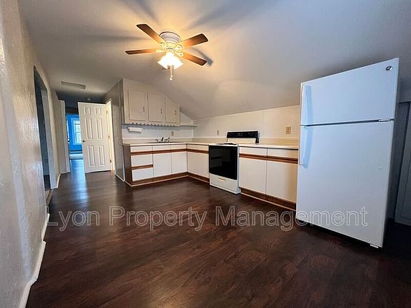 3rd image of 30-39 Laurel Hill Ave #39B