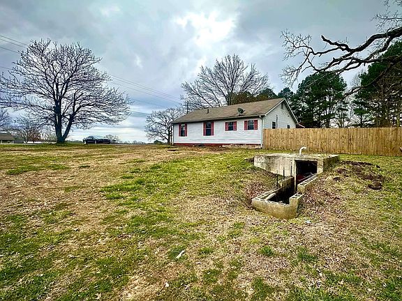 3rd image of 5040 Lagrange Rd