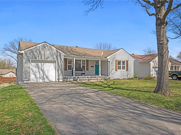 4704 W 60th Ter, Mission, KS 66205