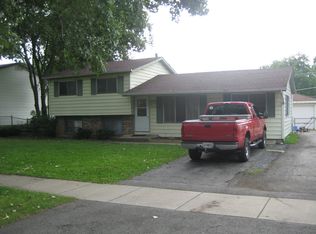 223 Meadowbrook Dr, Bolingbrook, IL 60440