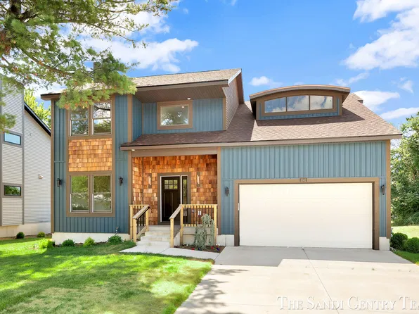 1032 Arlington Ave, Grand Haven, MI 49417