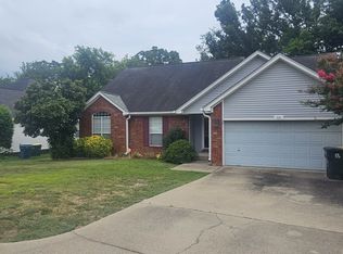 52 Springridge Dr, Little Rock, AR 72211