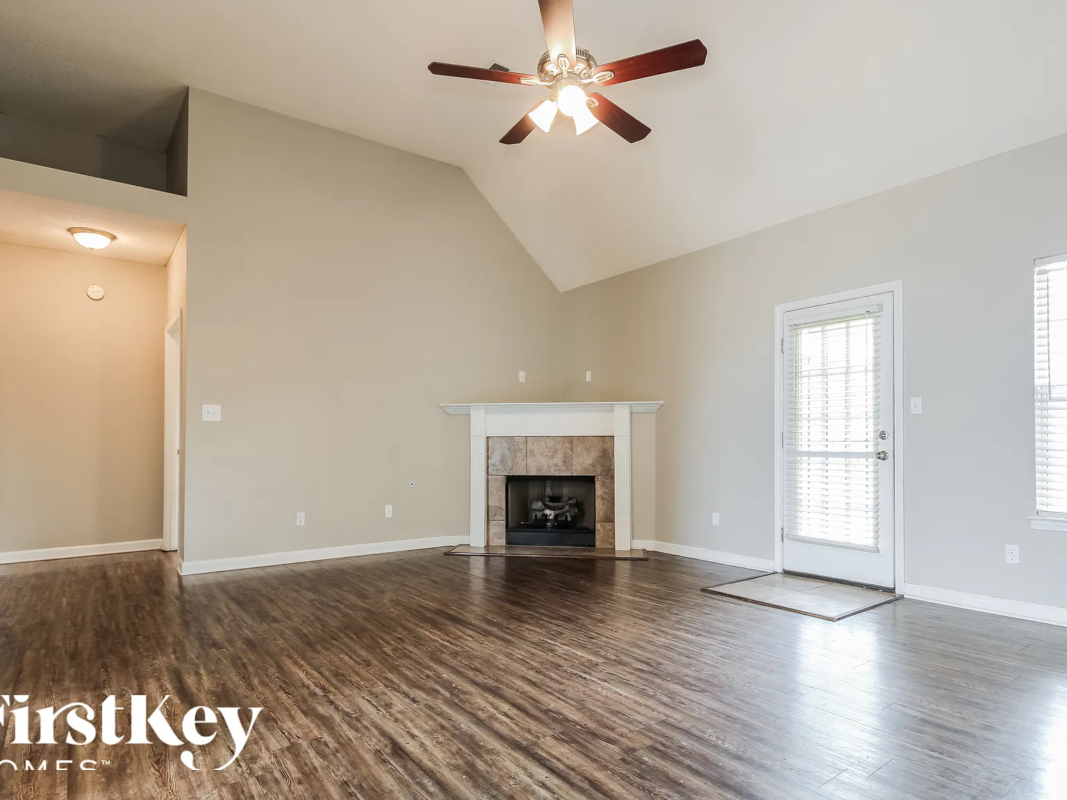 4 bed, 2.0 bath, 1938 sqft, $2,245 — Photo 3