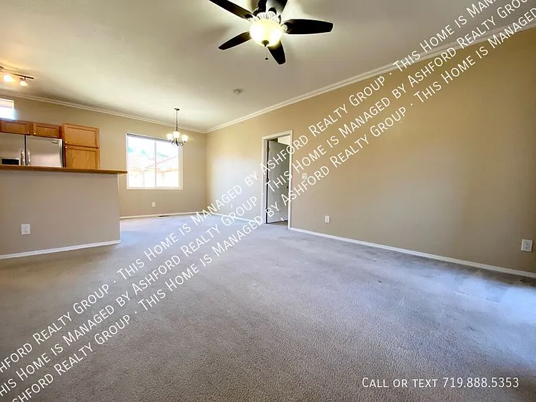1450 Courtyard Hts — Photo 4