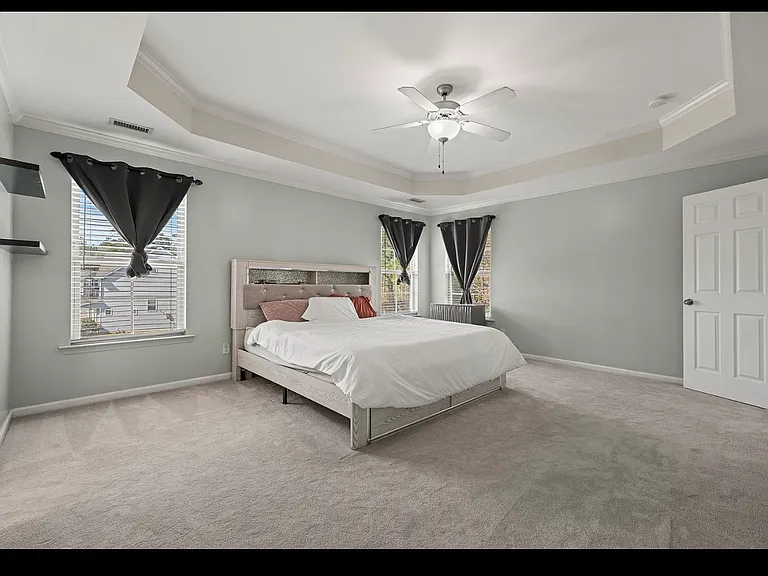 726 Forrest Ln — Photo 4