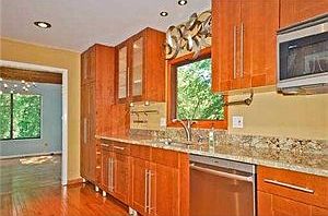 4th image of 330 Riverview Dr