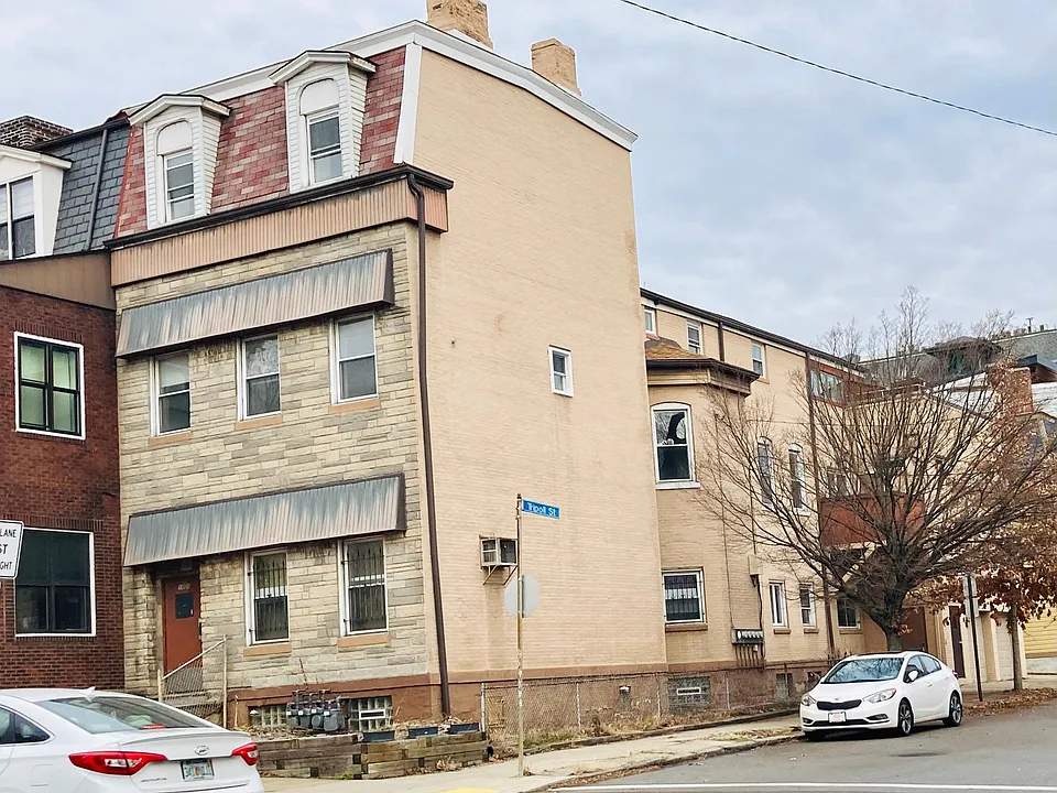 1000 Cedar Ave #4