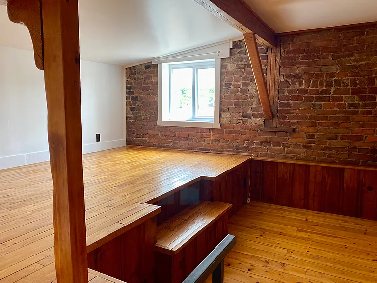 931 W Washington St #2 — Photo 5