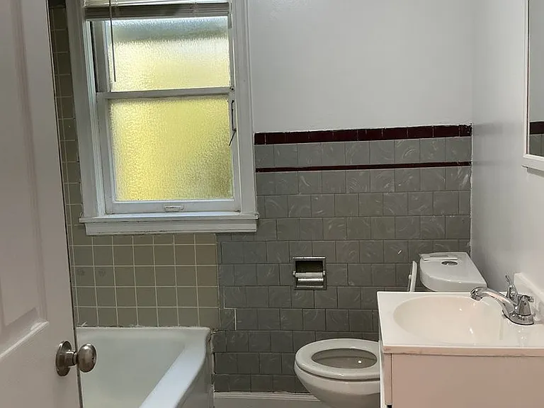 118 College Pl — Photo 10
