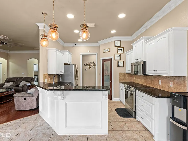 410 Half Moon Ln — Photo 20