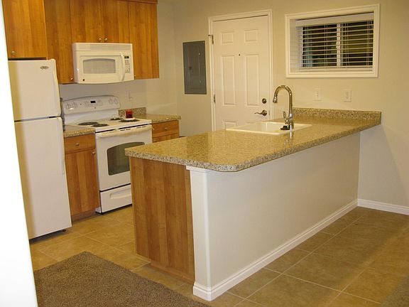 3rd image of 2200 E Hugo Ave