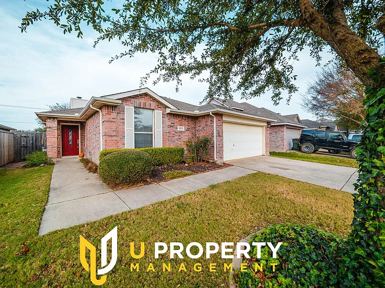 2211 Lilac Cir — Photo 22