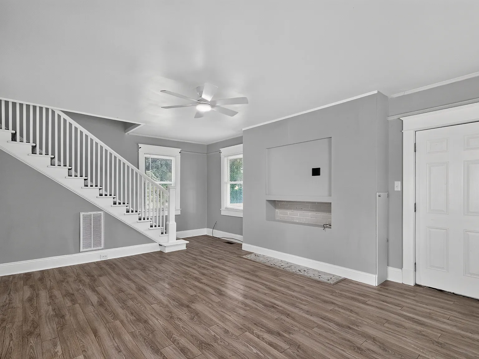3 bed, 1.5 bath, 1231 sqft, $1,950 — Photo 3