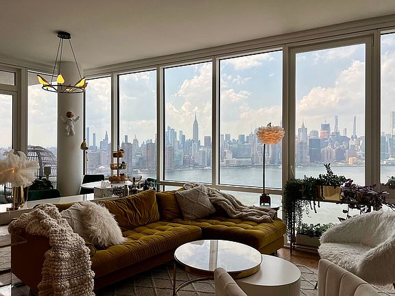 3rd image of 21 India St #34B