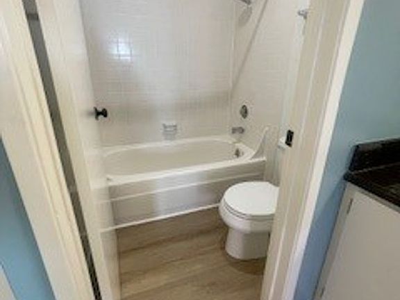 3rd image of 389 Vernon St APT 201