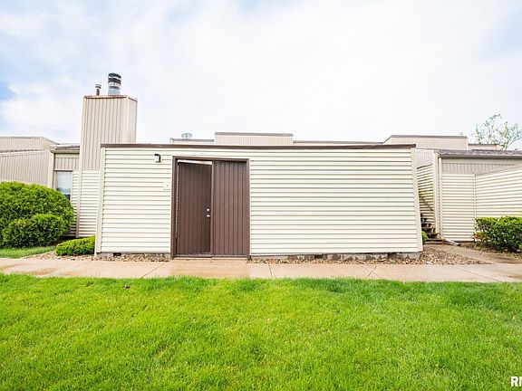 3rd image of 6831 N Frostwood Pkwy #83