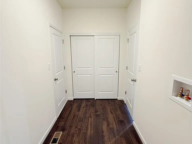 302 Windmill View Ct — Photo 24
