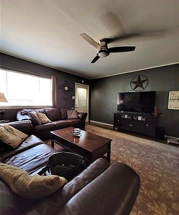 5th image of 1016 Park Dr