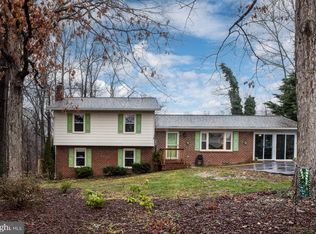 1705 Sherwood Dr, Fredericksburg, VA 22405