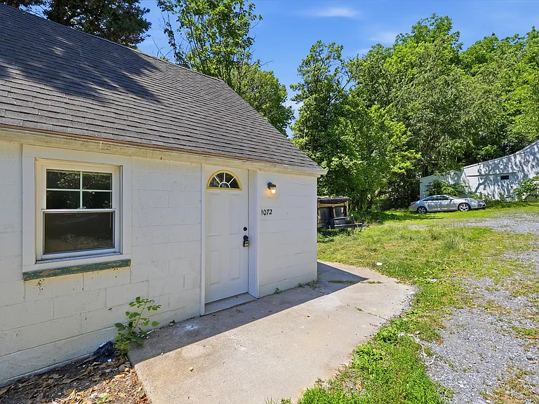 1072 Rocky Springs Rd — Photo 46