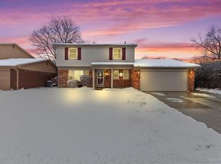 42283 Mac Rae Dr, Sterling Heights, MI 48313