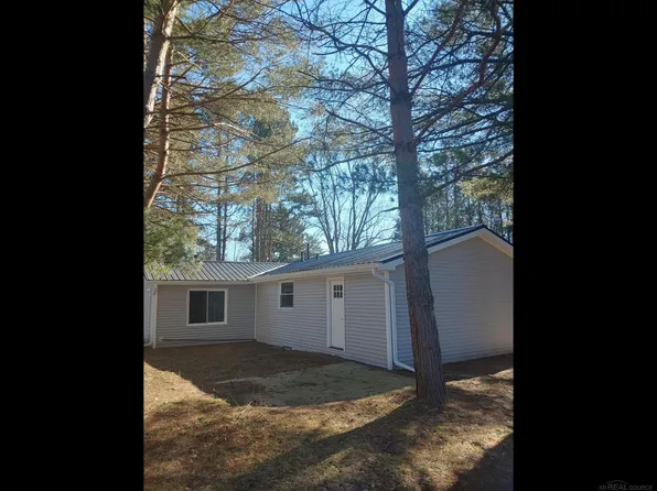 7169 Aspen Rd, Lexington, MI 48450
