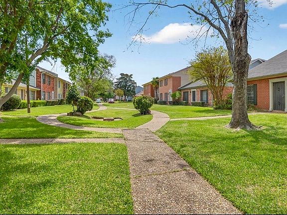 4th image of 10009 Raintree Dr