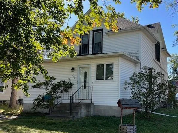 202 E 5th St, Redwood Falls, MN 56283