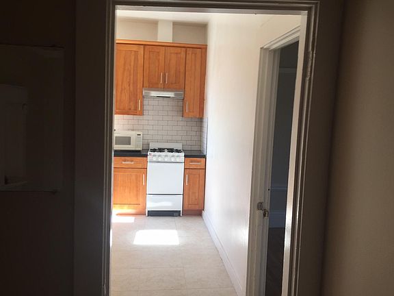 4th image of 2448 San Bruno Ave