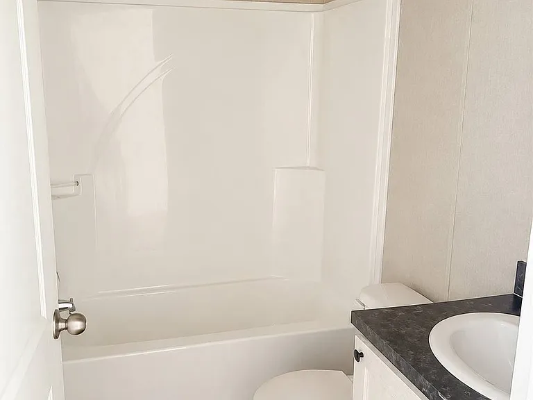 216 Circle Dr #9R — Photo 6